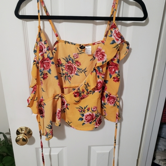 H & M adjustable tank top - Picture 2 of 3